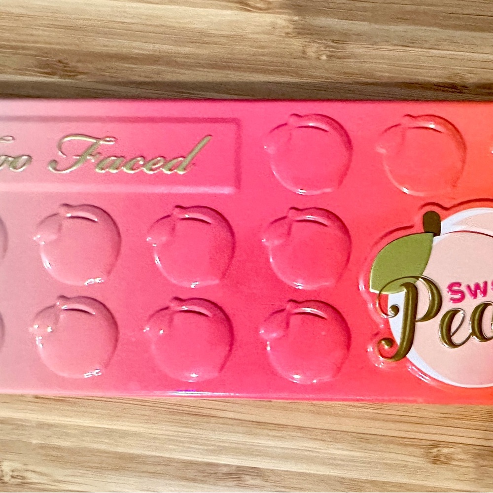 Too Faced Sweet Peach Palette - Pink and Peach